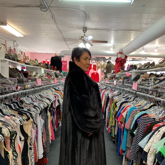 Black Mink Coat - Picture 4 of 6